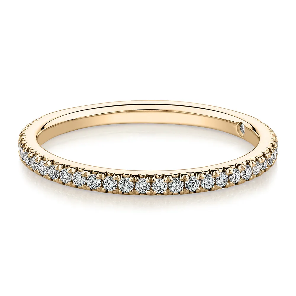 Signature Simulant Diamond 0.23 carat* TW round brilliant wedding or eternity band in 14 carat yellow gold